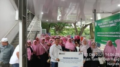 Tebar Kebaikan, BRI Peduli kanca Cibubur Bagikan Paket Sembako kepada Warga