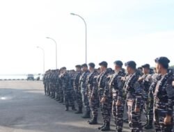 Danlanal Dumai Lepas Dua Unsur KRI Untuk Mendukung Distribusi Bantuan Kemanusiaan Ke Provinsi Aceh dan Sumut