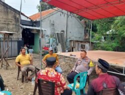 Door to Door System (DDS) dan kunjungan wilayah oleh Bhabinkamtibmas Polsek Medan Satria Bekasi Kota Kelurahan Medansatria