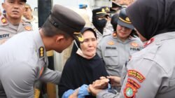 Kedepankan Sisi Humanis, Polres Metro Bekasi Kota Hadirkan Layanan Kesehatan Gratis saat Eksekusi Lahan di Pekayon