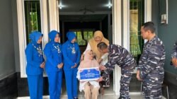 Pemberian Tali Asih Kepada Ahli Waris Pelaku Sejarah Pertempuran Aru 1962